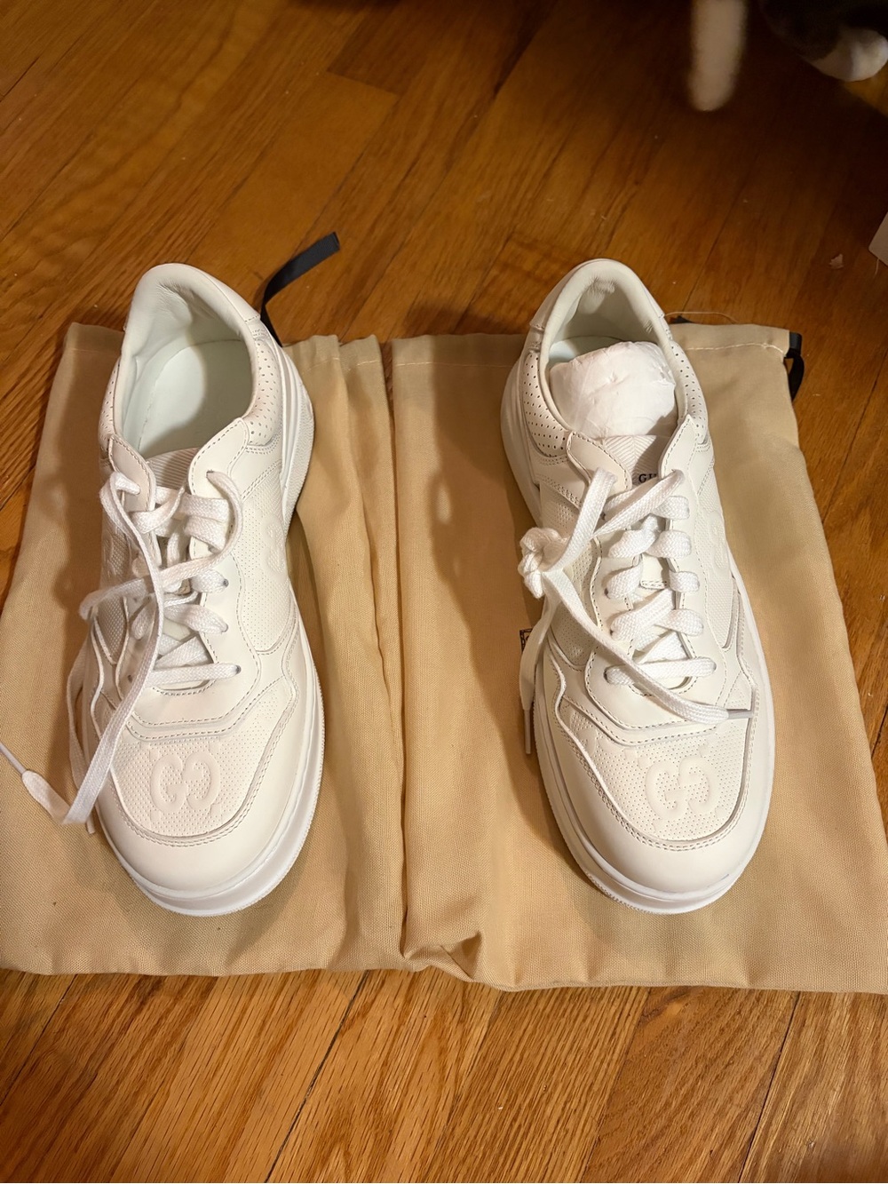 Gucci Off-White Leather Women's Sneakers